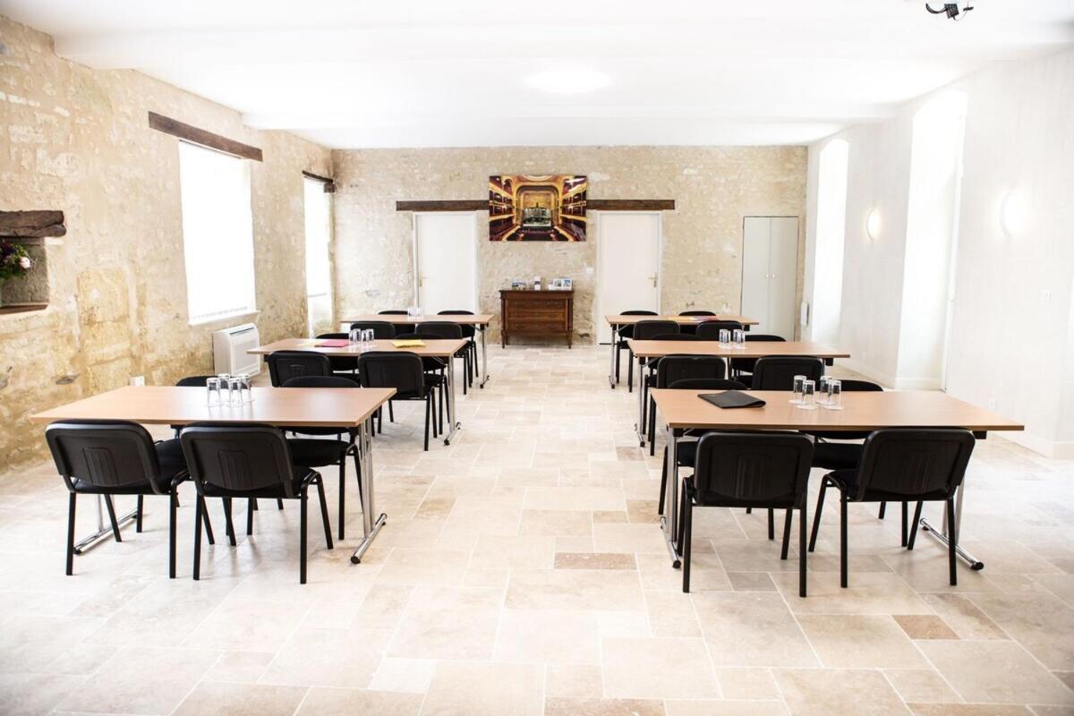 Hotel Chateau Laroche-ploquin 4*