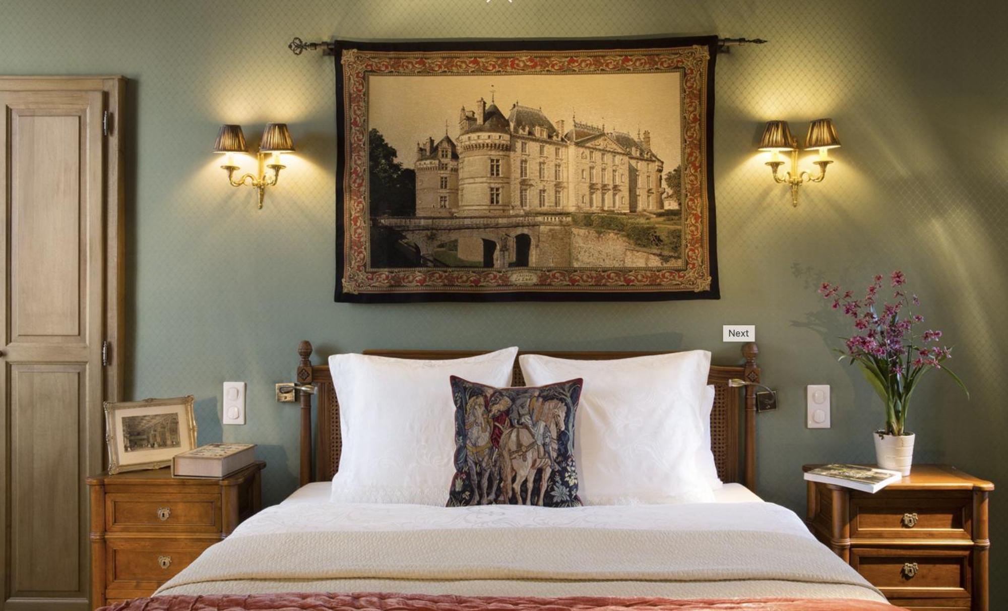 Hotel Chateau Laroche-ploquin 4*