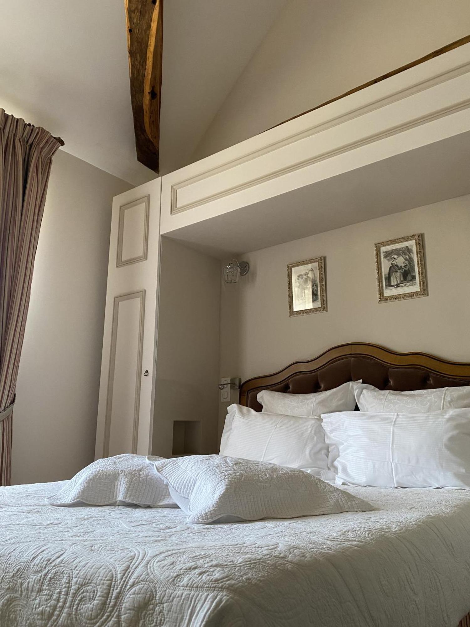 Chateau Laroche-ploquin Hotel 4*
