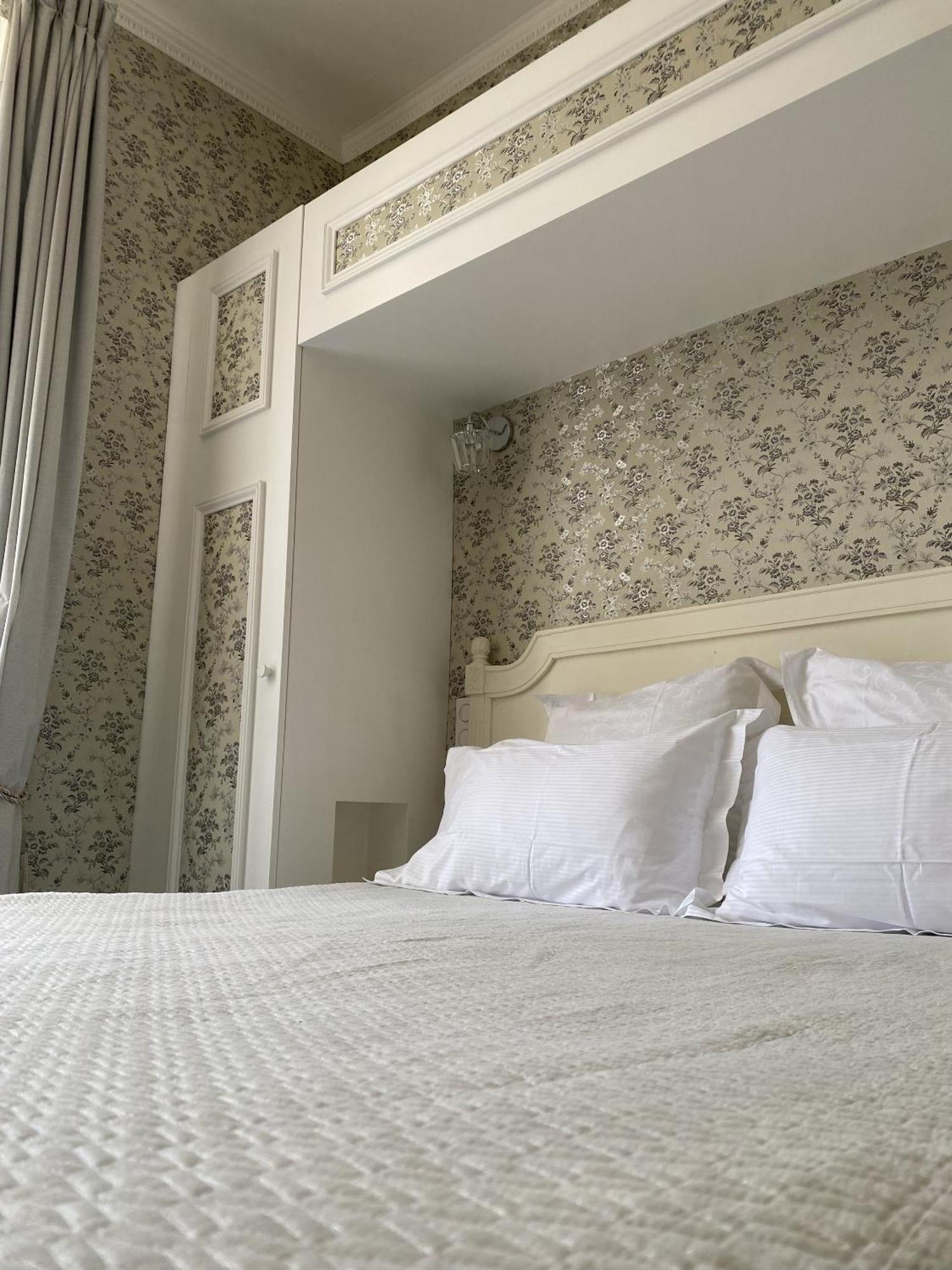 Chateau Laroche-ploquin 4* Sepmes